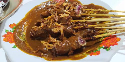 Sate Ayam Madura Cak Alvin: Rasa yang Menyentuh Jiwa di Jantung Cilacap